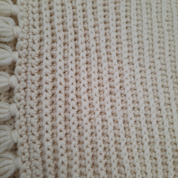 Beautiful Cream Hand Crochet Fringed Heavy Afghan 68" X 48" - Picture 3 of 4